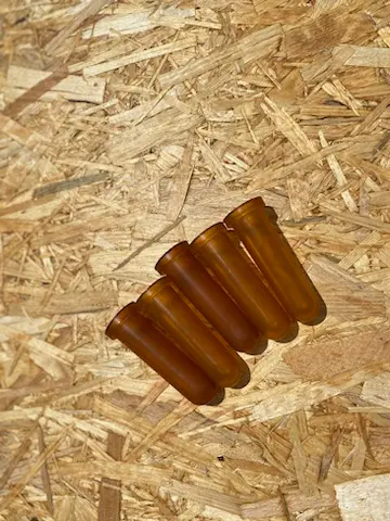 Tétine caoutchouc couleur miel perçage rond - Lot de 5