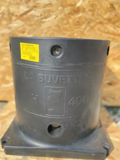 [ABRA570] Buse isolé en Polyéthylène - 400mm à fixer au sol