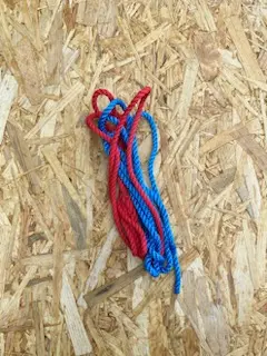 [UKAL101107036] Corde de Vêlage rouge et bleu 2 mètres